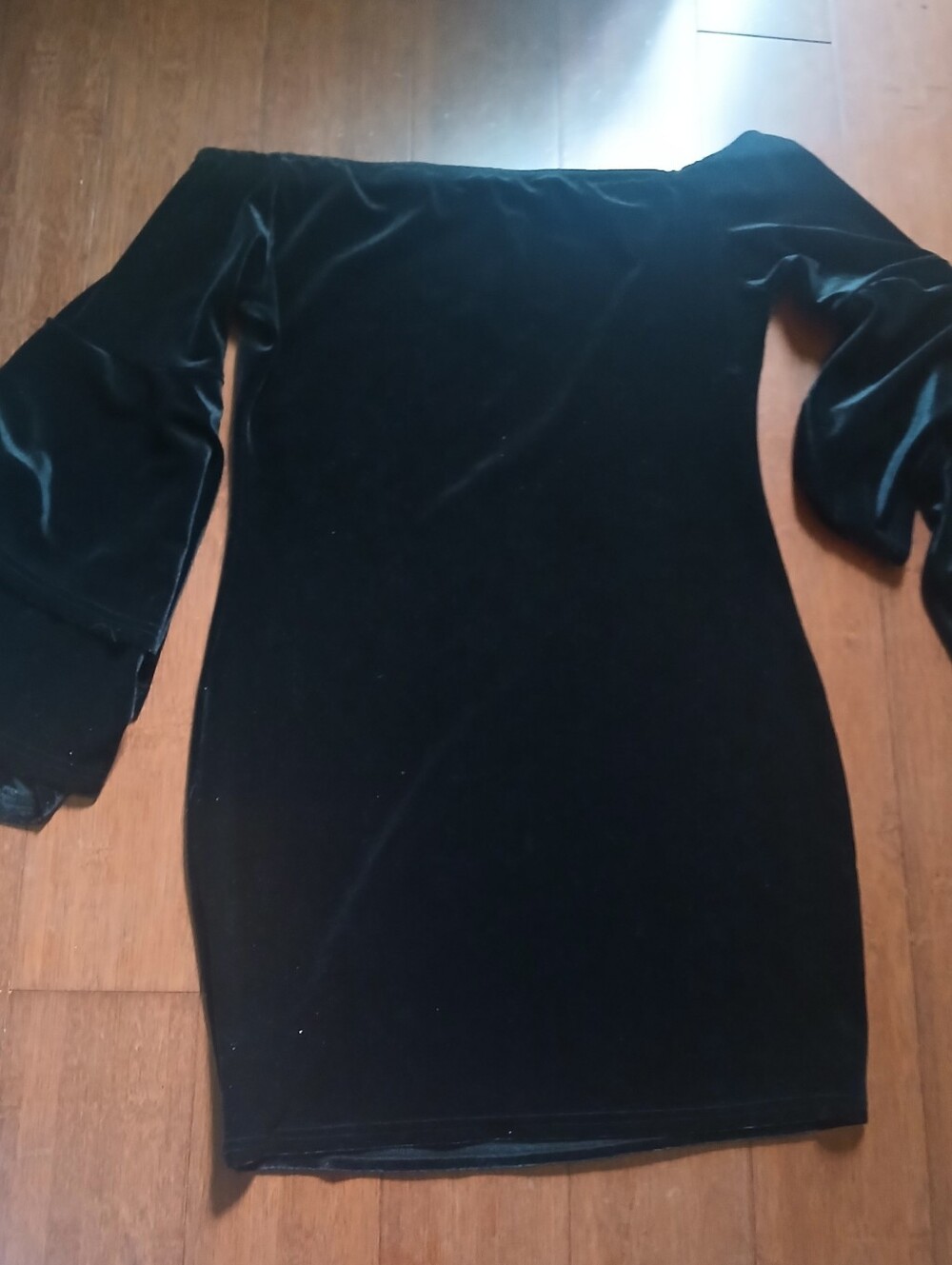 Black Velvet Off-Shoulder Bodycon Dress